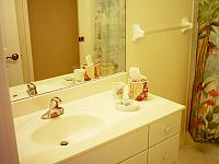 Q: Guest bathroom.
CLICK on picture to enlarge. Later CLOSE (x) large picture.