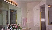 Bath of Master Bedroom.
CLICK on picture to enlarge. Later CLOSE (x) large picture.