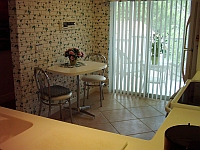Kitchen.
CLICK on picture to enlarge. Later CLOSE (x) large picture.
