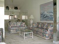 04: Living room              
CLICK on picture to enlarge. Later CLOSE (x) large picture.