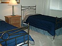 Guest Bedroom.
CLICK on picture to enlarge. Later CLOSE (x) large picture.