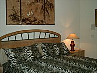 G&auml;stezimmer.
KLICK aufs kleine Bild vergroessert es.
Danach grosses Bild schliessen durch KLICK auf (x).